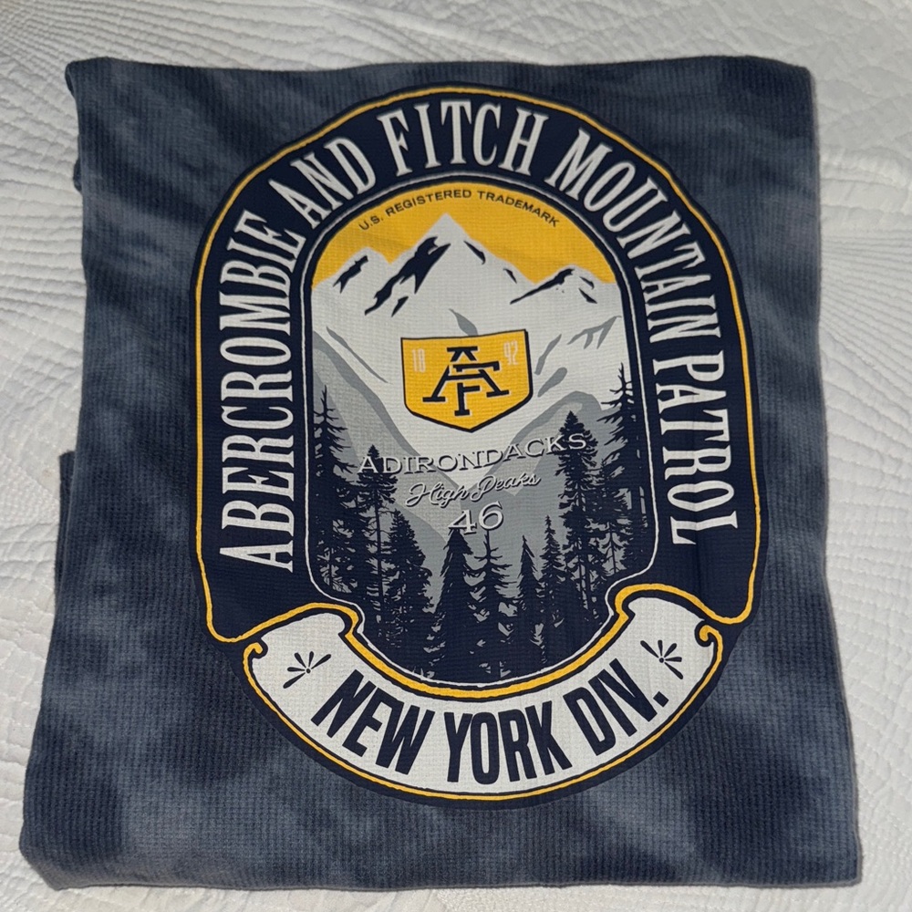 Abercrombie & Fitch Navy Mountain Patrol Crew 15-16